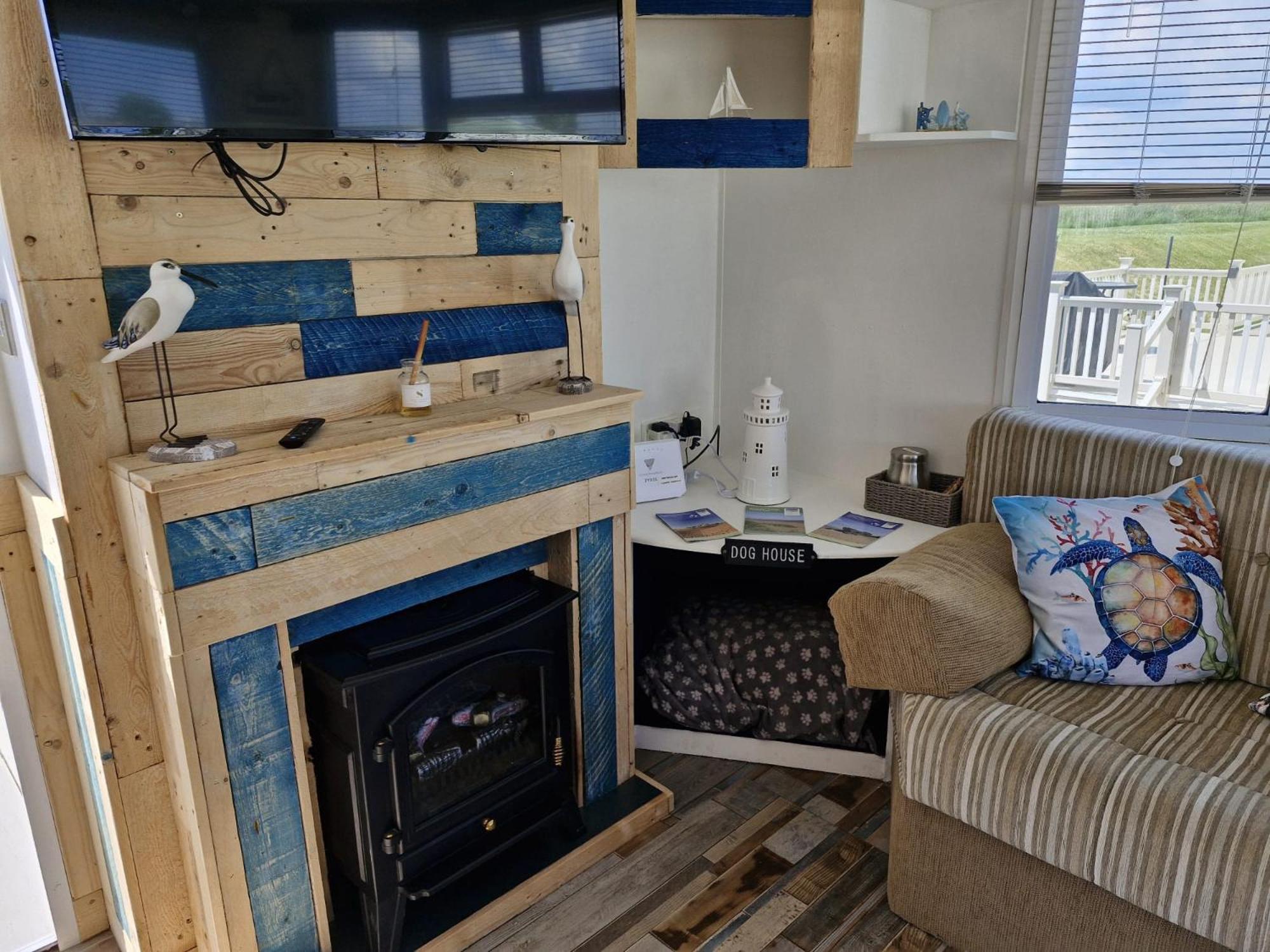 Driftwood - Dog Friendly Creek Holiday home