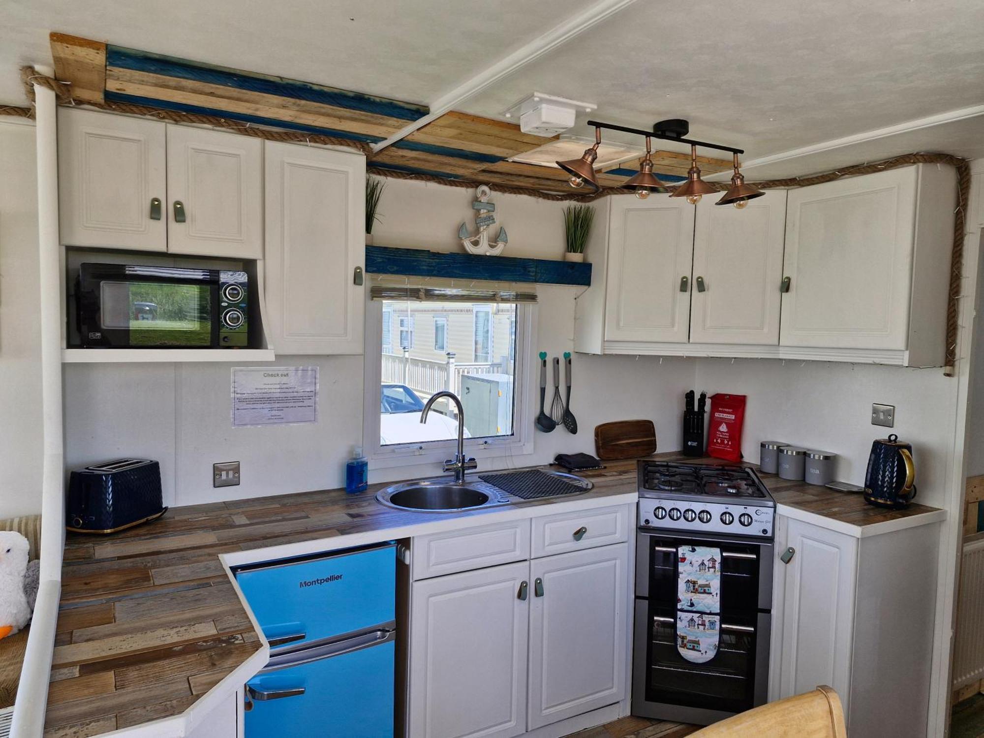 Driftwood - Dog Friendly Creek Holiday home Anderby